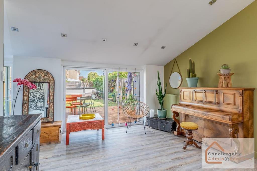 Maison A Lyon Parilly Avec Piscine, Jardin, Parking Prive & Proche Eurexpo Vénissieux Екстериор снимка