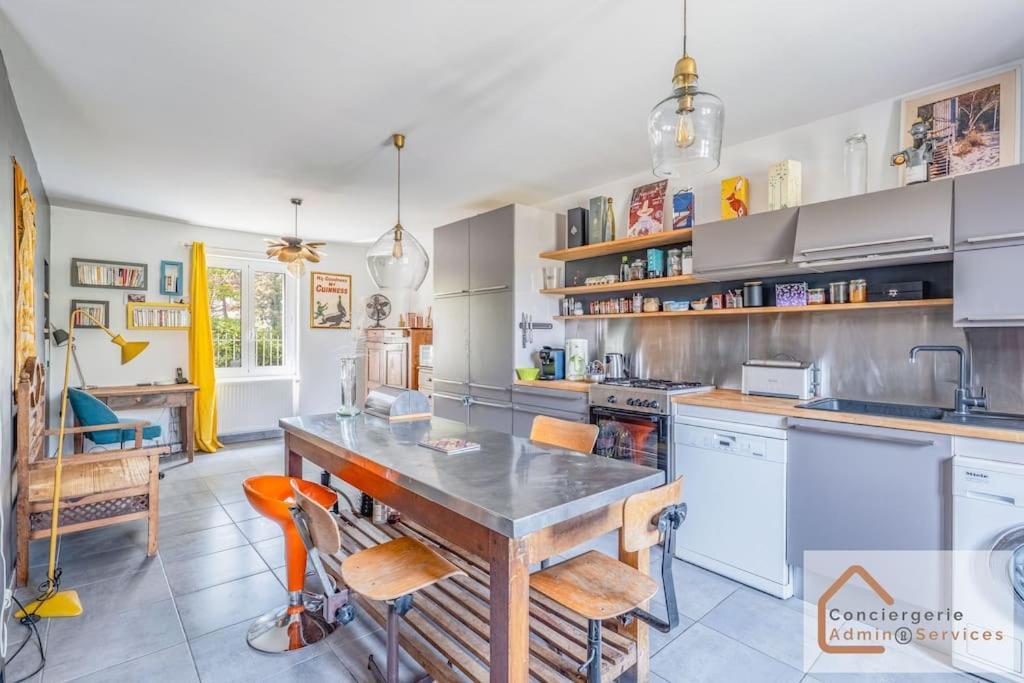 Maison A Lyon Parilly Avec Piscine, Jardin, Parking Prive & Proche Eurexpo Vénissieux Екстериор снимка